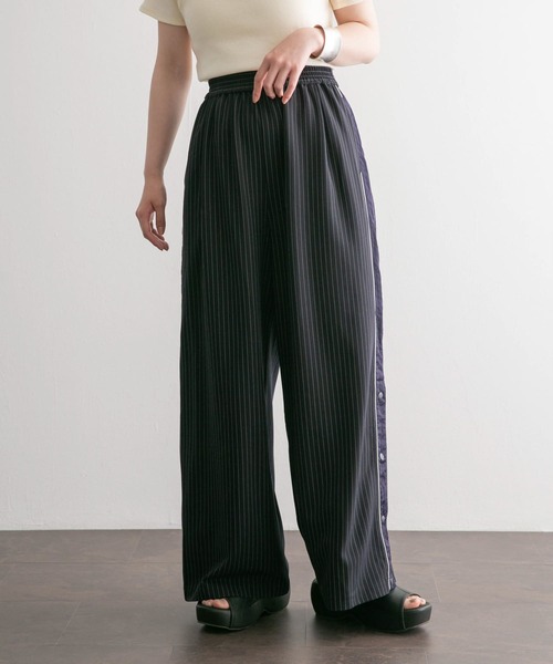 KBF（ケイビーエフ）の「ストライプWIDEトラックパンツ（その他パンツ・レディース・ブルー系その他/グレー系その他・ONE）」の11枚目の写真