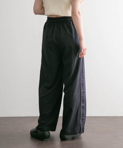 KBF（ケイビーエフ）の「ストライプWIDEトラックパンツ（その他パンツ・レディース・ブルー系その他/グレー系その他・ONE）」の14枚目の写真