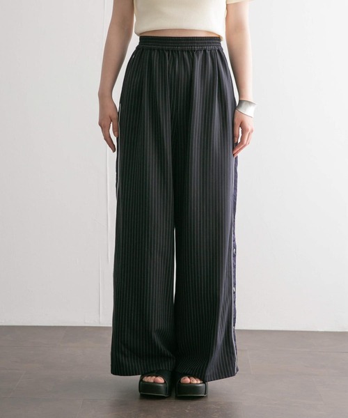 KBF（ケイビーエフ）の「ストライプWIDEトラックパンツ（その他パンツ・レディース・ブルー系その他/グレー系その他・ONE）」の21枚目の写真