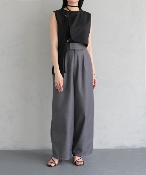&g'aime（アンジェム）の「【&g'aime】アシメデザインノースリトップス（シャツ/ブラウス・レディース・ブラック/チャコールグレー・FREE）」の11枚目の写真