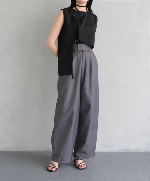 &g'aime（アンジェム）の「【&g'aime】アシメデザインノースリトップス（シャツ/ブラウス・レディース・ブラック/チャコールグレー・FREE）」の12枚目の写真
