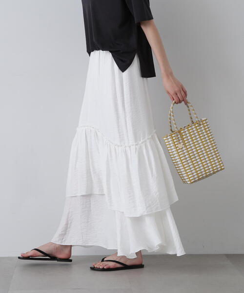 N.（N. Natural Beauty Basic）（エヌエヌナチュラルビューティーベーシック）の「◆ラウンドティアードボリュームスカート（スカート・レディース・ブラック/ホワイト・MEDIUM）」の2枚目の写真