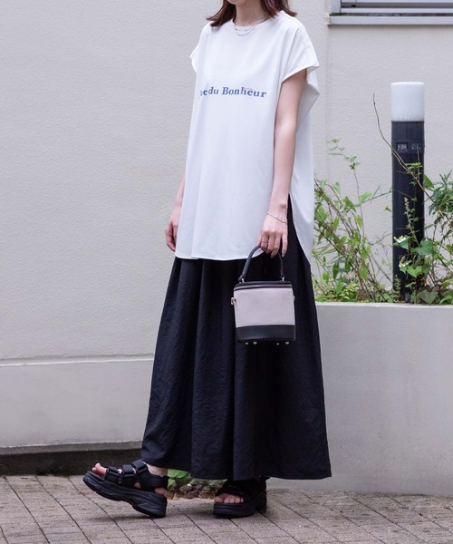 HusHusH（ハッシュアッシュ）の「HusHusH ハッシュアッシュ リラックスマキシスカート（スカート・レディース・ブラック/マジェンタ/キャメル・M/L）」の6枚目の写真