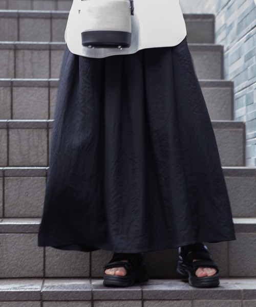 HusHusH（ハッシュアッシュ）の「HusHusH ハッシュアッシュ リラックスマキシスカート（スカート・レディース・ブラック/マジェンタ/キャメル・M/L）」の7枚目の写真