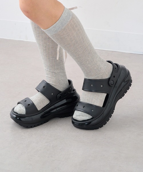 crocs（クロックス）の「【crocs】MEGA CRUSH SANDAL メガクラッシュ サンダル 厚底（サンダル・レディース・ホワイト/ベージュ/ブラック・22cm/23cm/24cm/25cm）」の14枚目の写真