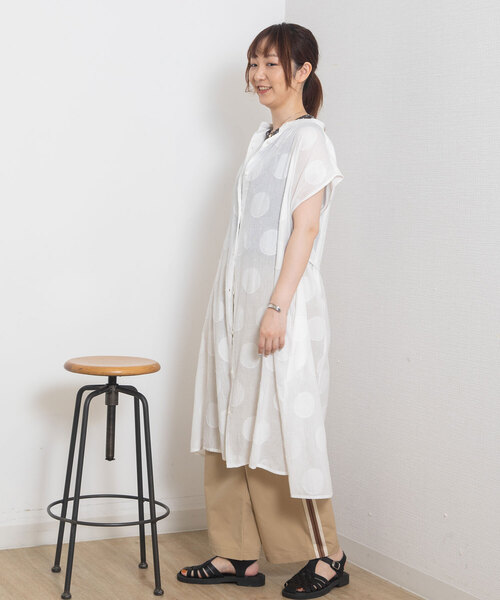 POU DOU DOU（プードゥドゥ）の「＜madeinINDIA＞サークルカットドビーワンピース（ワンピース・レディース・ライトブルー/ブラック/オフホワイト・3）」の6枚目の写真