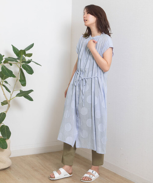 POU DOU DOU（プードゥドゥ）の「＜madeinINDIA＞サークルカットドビーワンピース（ワンピース・レディース・ライトブルー/ブラック/オフホワイト・3）」の11枚目の写真