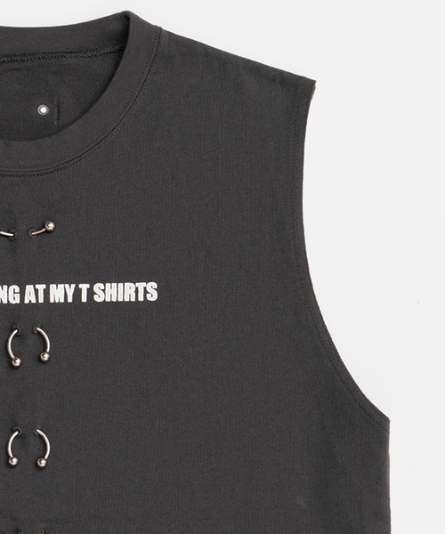 PRANK PROJECT（プランクプロジェクト）の「スタッズピアスロゴトップ / Studs Pierced Logo Top（Tシャツ/カットソー・レディース・アイボリー/チャコールグレー・FREE）」の4枚目の写真