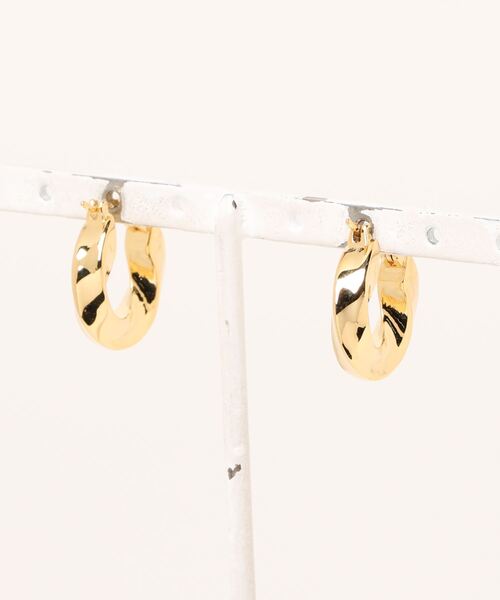 at.(アット)の「【at.】ヌナ ツイストフープピアス(ピアス(両耳用)・レディース・ゴールド/シルバー・FREE)」の19枚目の写真