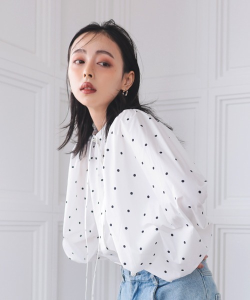 at.(アット)の「【at.】ヌナ ツイストフープピアス(ピアス(両耳用)・レディース・ゴールド/シルバー・FREE)」の6枚目の写真