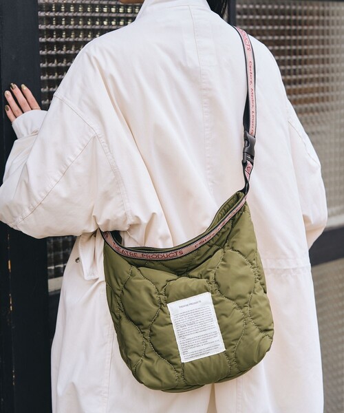 FREAK'S STORE（フリークスストア）の「THEATRE PRODUCTS × FREAK'S STORE/シアタープロダクツ 別注 2WAY キルトバッグ（ショルダーバッグ・レディース・ブラック/オリーブ/ナチュラル・ONE SIZE）」の3枚目の写真