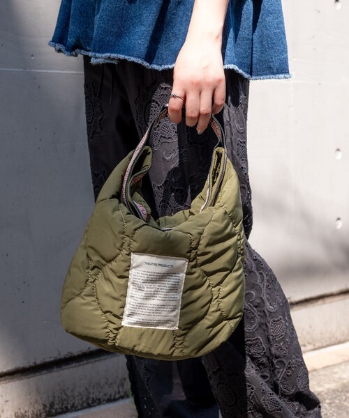 FREAK'S STORE（フリークスストア）の「THEATRE PRODUCTS × FREAK'S STORE/シアタープロダクツ 別注 2WAY キルトバッグ（ショルダーバッグ・レディース・ブラック/オリーブ/ナチュラル・ONE SIZE）」の6枚目の写真
