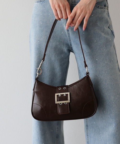 BLUEEAST（ブルーイースト）の「ベルトバックル ワンハンドルバッグ（ハンドバッグ・レディース・ブラック/ブラウン・FREE）」の6枚目の写真