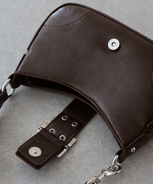 BLUEEAST（ブルーイースト）の「ベルトバックル ワンハンドルバッグ（ハンドバッグ・レディース・ブラック/ブラウン・FREE）」の19枚目の写真