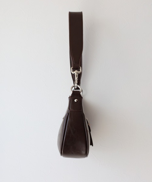 BLUEEAST（ブルーイースト）の「ベルトバックル ワンハンドルバッグ（ハンドバッグ・レディース・ブラック/ブラウン・FREE）」の13枚目の写真