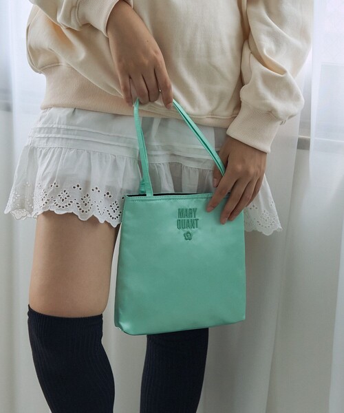 PUBLUX（パブリュクス）の「MARY QUANT × PUBLUX/マリークワント 刺繍 ロゴ サテン ミニトートバッグ　限定展開（トートバッグ・レディース・グリーン/ラベンダー/ブラック・ONE SIZE）」の20枚目の写真