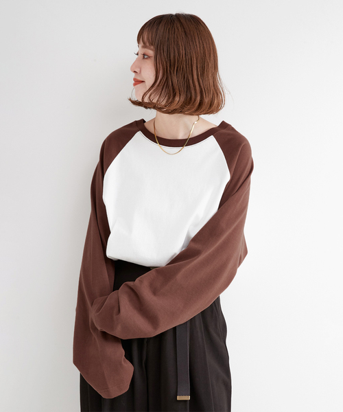 B.C STOCK(ベーセーストック)の「《追加》Gleamy/グリーミー ラグランロンT(Tシャツ/カットソー・レディース・ブラウン/ネイビー/ベージュ/レッド・FREE)」の2枚目の写真