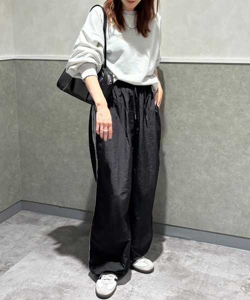 ISOOK(アイスー)の「【ISOOK / アイスー】ラメスウェット / 裏毛 ラメトップス プルオーバー 春服 春トップス ZOZOTOWN限定(スウェット・レディース・ブラック/グレー/ホワイト・FREE)」の11枚目の写真
