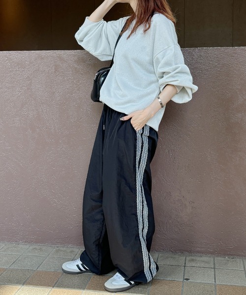 ISOOK(アイスー)の「【ISOOK / アイスー】ラメスウェット / 裏毛 ラメトップス プルオーバー 春服 春トップス ZOZOTOWN限定(スウェット・レディース・ブラック/グレー/ホワイト・FREE)」の15枚目の写真