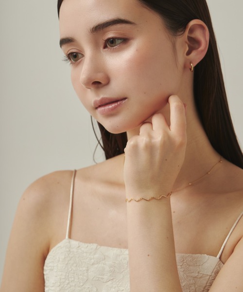 ciite'（シーテ）の「simple wave bracelet / シンプル ウェーブ ブレスレット（ブレスレット・レディース・シルバー/ゴールド・FREE）」の4枚目の写真