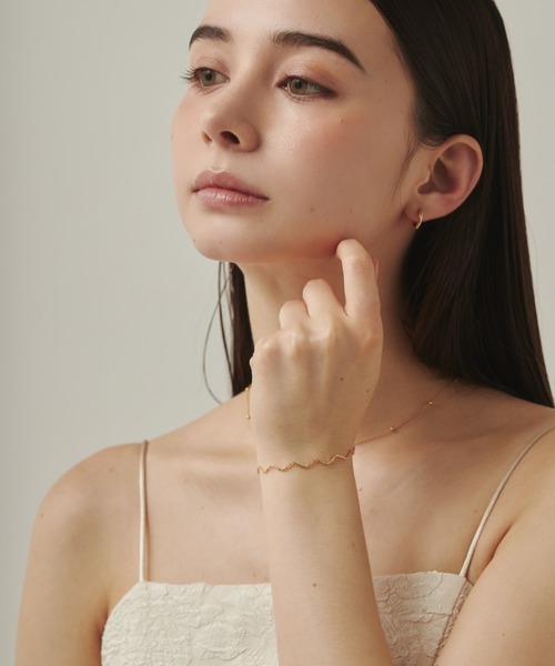 ciite'（シーテ）の「simple wave bracelet / シンプル ウェーブ ブレスレット（ブレスレット・レディース・シルバー/ゴールド・FREE）」の6枚目の写真