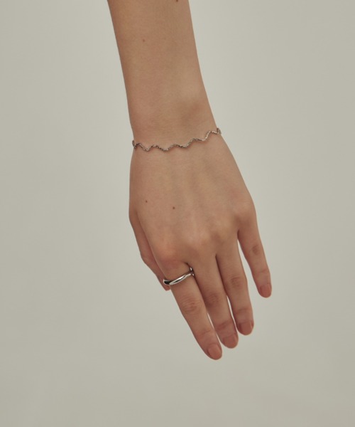 ciite'（シーテ）の「simple wave bracelet / シンプル ウェーブ ブレスレット（ブレスレット・レディース・シルバー/ゴールド・FREE）」の9枚目の写真