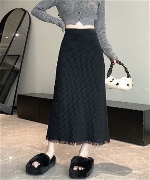 FREE STYLISTS(フリー スタイリスト)の「裾フリンジニットスカート(スカート・レディース・ベージュ/ブラウン/ブラック/ホワイト・FREE)」の18枚目の写真