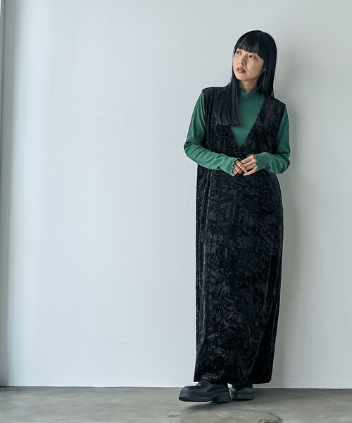 coen（コーエン）の「クラッシュベロアVネックジャンスカ（ジャンパースカート・レディース・ブラック/ベージュ・M/L）」の2枚目の写真