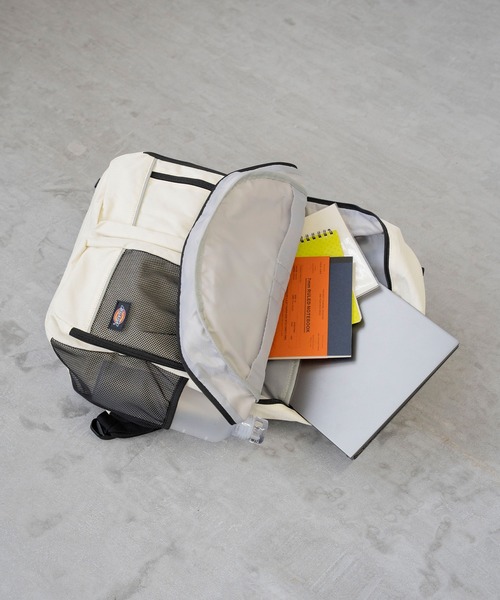 Dickies(ディッキーズ)の「【Dickies】CIRCLE LOGO PATCH BACKPACK / ディッキーズ サークルロゴ刺繍 パッチ バックパック(バックパック/リュック・メンズ・レッド/オフホワイト/ブルー/ブラック・FREE)」の13枚目の写真