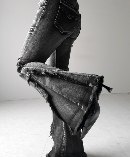 me+em select（ミームセレクト）の「【 新色＆サイズ追加！３color ／ ４size  】ヴィンテージライクフリンジストレッチフレアデニム ／ Vintage-like fringe stretch flare denim（デニムパンツ・レディース・ブルー/ブラック/ダークブラック・X-LARGE/SMALL/LARGE/MEDIUM/X-SMALL）」の22枚目の写真