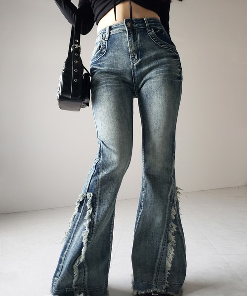 me+em select（ミームセレクト）の「【 新色＆サイズ追加！３color ／ ４size  】ヴィンテージライクフリンジストレッチフレアデニム ／ Vintage-like fringe stretch flare denim（デニムパンツ・レディース・ブルー/ブラック/ダークブラック・X-LARGE/SMALL/LARGE/MEDIUM/X-SMALL）」の5枚目の写真