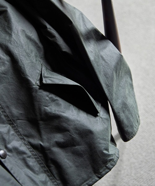 Kinetics（キネティクス）の「Barbour OS Beaufort Wax Jacket（バブアー トランスポート ワックス コットン ショート ブルゾン）（ブルゾン・メンズ・グリーン・40/42/44/34/36/38）」の6枚目の写真
