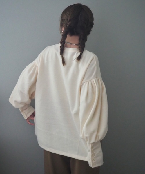 LAULEN(ローレン)の「long cuff volume sleeve pullover /ロングカフス ボリュームスリーブ ニット(Tシャツ/カットソー・レディース・ブラック/アイボリー・FREE)」の8枚目の写真