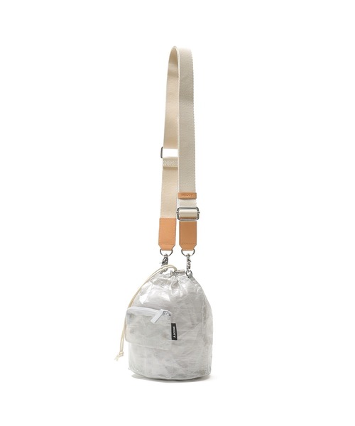 A SCENE(エーシーン)の「(ASCENE)Kinchaku shoulder with Dyneema(ショルダーバッグ・レディース・ブラック/ホワイト・ONE SIZE)」の1枚目の写真