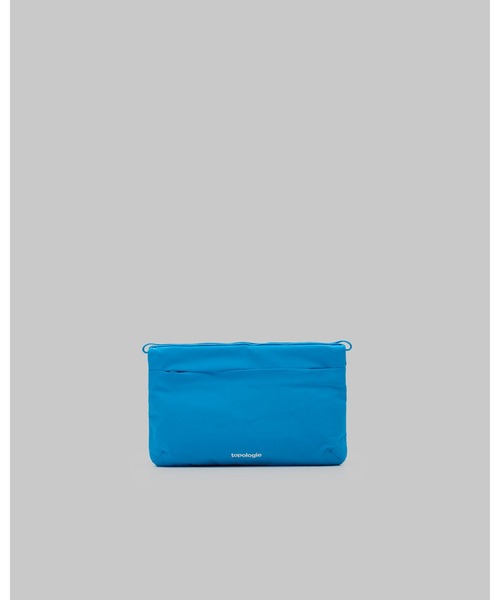 Topologie(トポロジー)の「Flat Sacoche Small フラット サコッシュ スモール【バッグ単体】(ショルダーバッグ・レディース・ブルー/ブラック/モスグリーン/モスグリーン系/モスグリーン系1・ONE SIZE)」の1枚目の写真