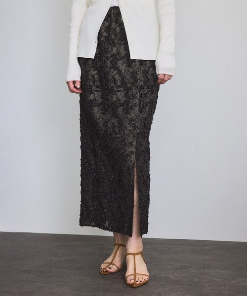 SALON adam et rope'（サロン アダム エ ロペ）の「エルブジャガードスリットナロースカート（スカート・レディース・ホワイト/ブラック/ブラウン/イエロー・FREE）」の2枚目の写真