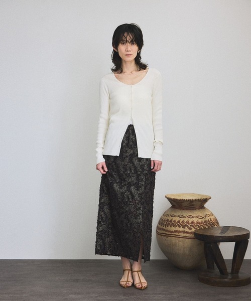 SALON adam et rope'（サロン アダム エ ロペ）の「エルブジャガードスリットナロースカート（スカート・レディース・ホワイト/ブラック/ブラウン/イエロー・FREE）」の5枚目の写真