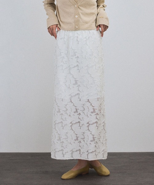 SALON adam et rope'（サロン アダム エ ロペ）の「エルブジャガードスリットナロースカート（スカート・レディース・ホワイト/ブラック/ブラウン/イエロー・FREE）」の7枚目の写真