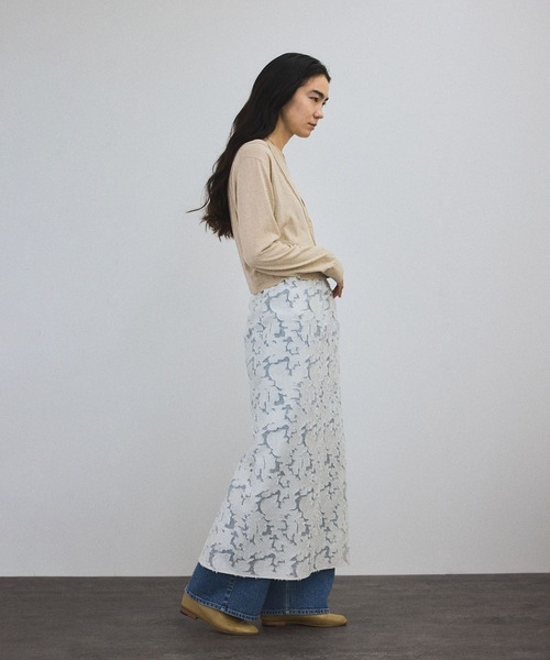 SALON adam et rope'（サロン アダム エ ロペ）の「エルブジャガードスリットナロースカート（スカート・レディース・ホワイト/ブラック/ブラウン/イエロー・FREE）」の9枚目の写真