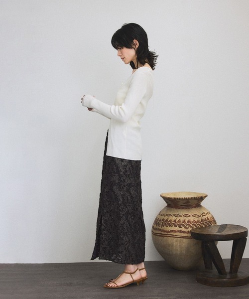 SALON adam et rope'（サロン アダム エ ロペ）の「エルブジャガードスリットナロースカート（スカート・レディース・ホワイト/ブラック/ブラウン/イエロー・FREE）」の11枚目の写真
