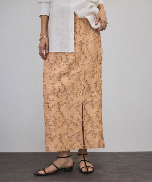 SALON adam et rope'（サロン アダム エ ロペ）の「エルブジャガードスリットナロースカート（スカート・レディース・ホワイト/ブラック/ブラウン/イエロー・FREE）」の17枚目の写真