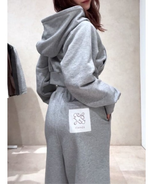 rienda(リエンダ)の「Rパッチ付ユニセックススウェットパンツ(スウェットパンツ・レディース・ベージュ/グレー×ホワイト/ライトブラック・LARGE/MEDIUM)」の18枚目の写真