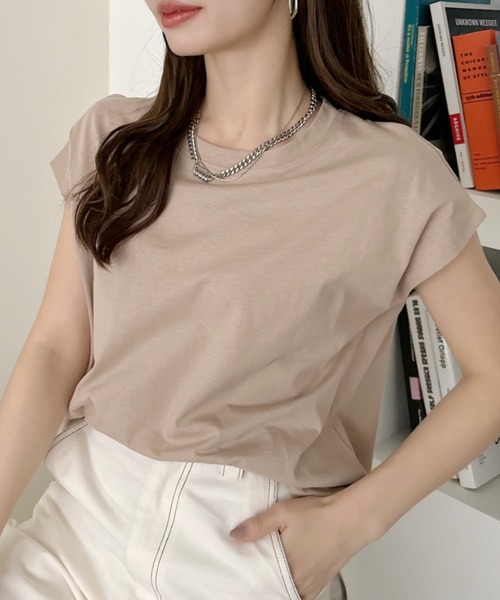 TREOVER(トレオーバー)の「フレンチスリーブ 半袖Tシャツ ラウンド裾 半袖 ロング丈 コットン100% 綿 ロンT チュニック ゆったり(Tシャツ/カットソー・レディース・ブラック/ブルーグレー/オフホワイト/チャコール/ベージュ/モカ/ピンク/スモーク/グリーン・FREE)」の6枚目の写真