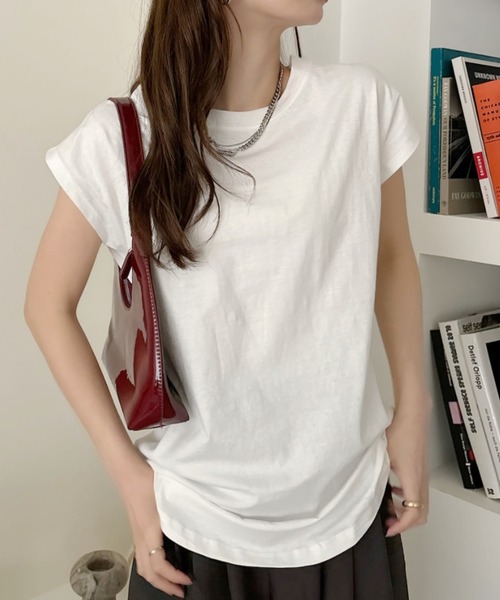 TREOVER(トレオーバー)の「フレンチスリーブ 半袖Tシャツ ラウンド裾 半袖 ロング丈 コットン100% 綿 ロンT チュニック ゆったり(Tシャツ/カットソー・レディース・ブラック/ブルーグレー/オフホワイト/チャコール/ベージュ/モカ/ピンク/スモーク/グリーン・FREE)」の2枚目の写真