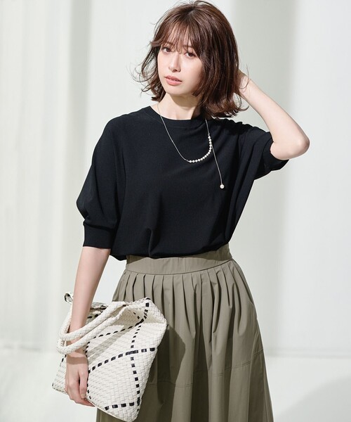 23区 L(ニジュウサンクオオキイサイズ)の「【洗える】レーヨンポリエステルストレッチ ドルマン ニット(ニット/セーター・レディース・オレンジ系/ベージュ系/ダークグリーン系/ダークグリーン系5/ブラック系/イエロー系/ベージュ系5/ホワイト系・46/44)」の1枚目の写真