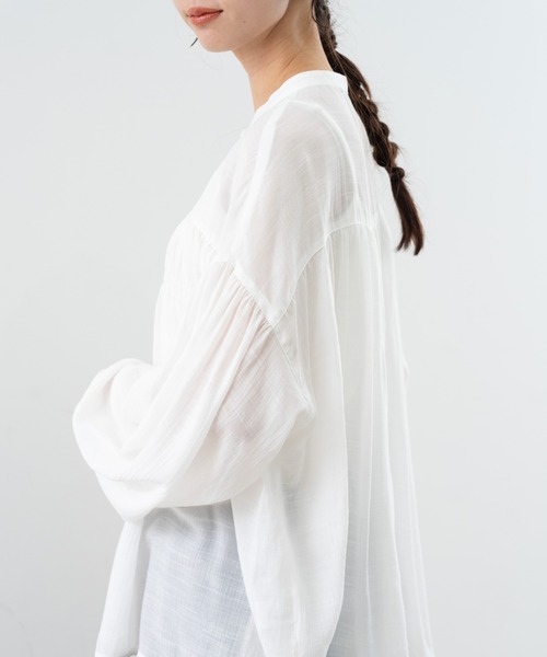refinedworks（リファインドワークス）の「【refinedworks】シンプル で 羽織 としても使える ギャザーブラウス ！（シャツ/ブラウス・レディース・アイボリー/ブルー/チャコールグレー・FREE）」の8枚目の写真