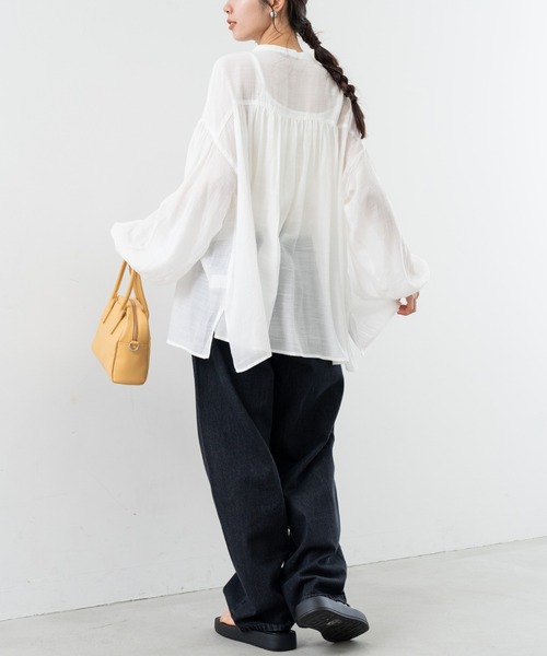 refinedworks（リファインドワークス）の「【refinedworks】シンプル で 羽織 としても使える ギャザーブラウス ！（シャツ/ブラウス・レディース・アイボリー/ブルー/チャコールグレー・FREE）」の12枚目の写真