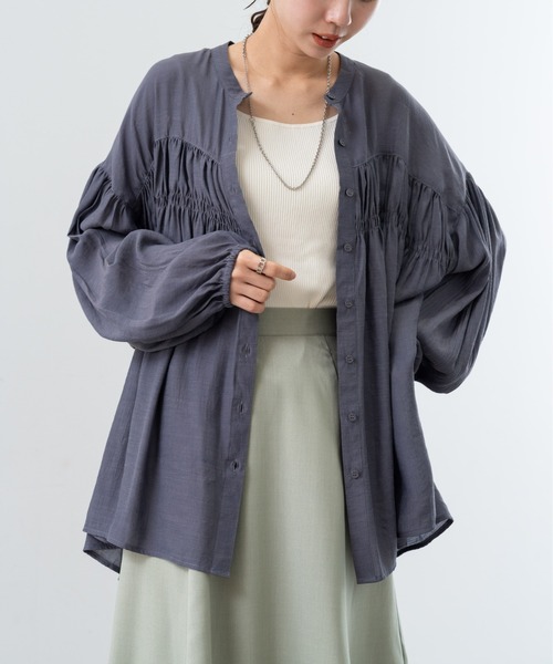 refinedworks（リファインドワークス）の「【refinedworks】シンプル で 羽織 としても使える ギャザーブラウス ！（シャツ/ブラウス・レディース・アイボリー/ブルー/チャコールグレー・FREE）」の13枚目の写真