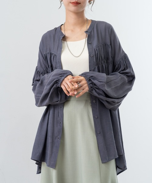 refinedworks（リファインドワークス）の「【refinedworks】シンプル で 羽織 としても使える ギャザーブラウス ！（シャツ/ブラウス・レディース・アイボリー/ブルー/チャコールグレー・FREE）」の15枚目の写真