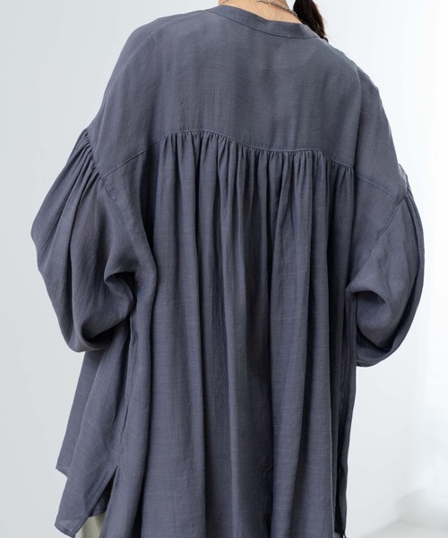 refinedworks（リファインドワークス）の「【refinedworks】シンプル で 羽織 としても使える ギャザーブラウス ！（シャツ/ブラウス・レディース・アイボリー/ブルー/チャコールグレー・FREE）」の18枚目の写真